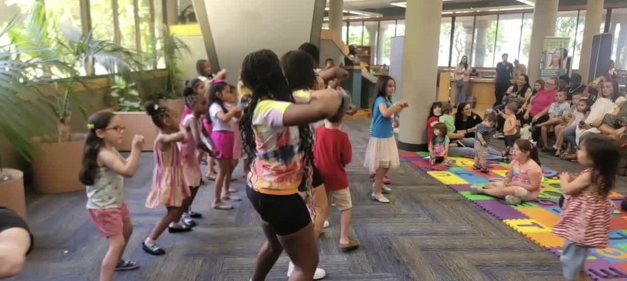 Dat Krew performing for Books in Motion with the Kern Dance Alliance