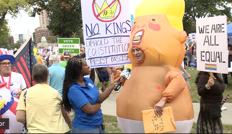 Thousands gather at Plaza for peaceful 'No Kings' protest