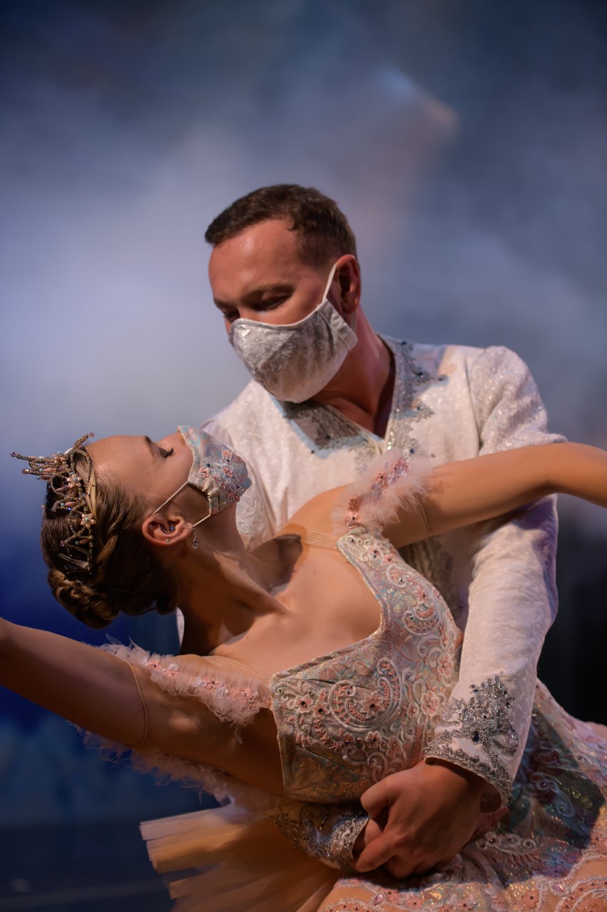 thumbnail_NUTCRACKER 5.jpg