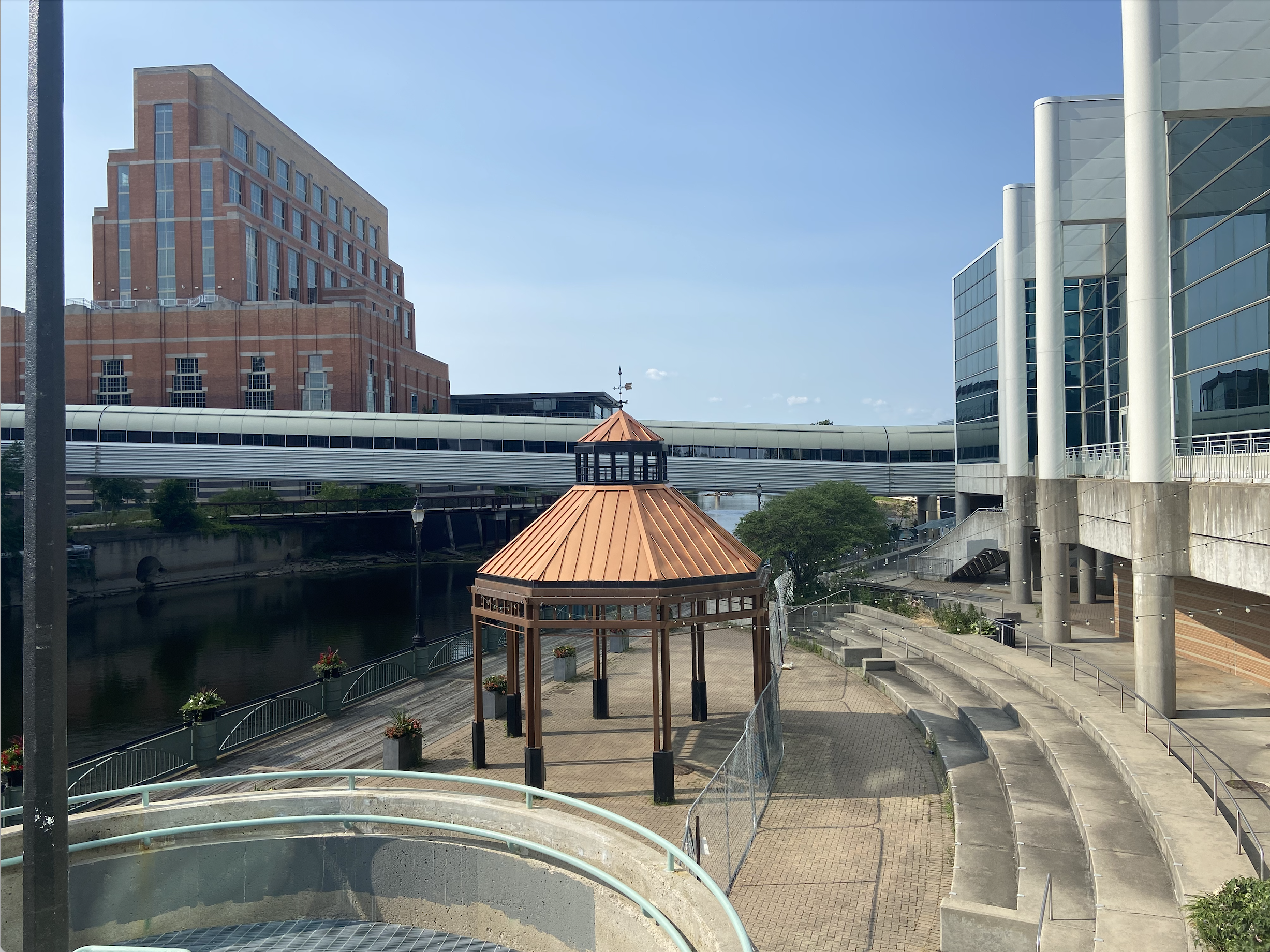 pedestrianskybridgelansing