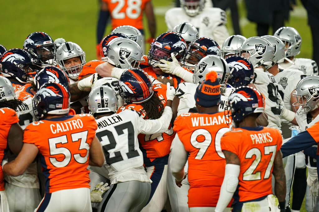 Raiders Broncos Football