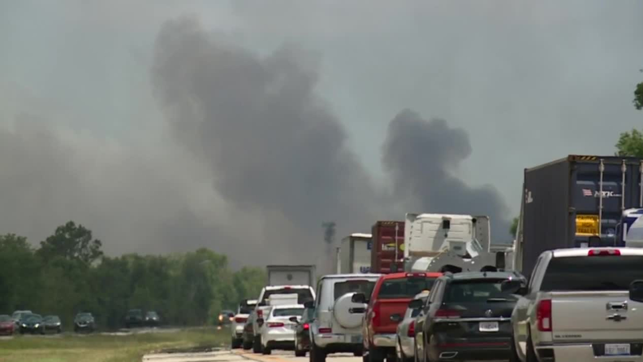 Smoke from a large brush fire near Interstate 95 in Indian River County on May 21, 2021.jpg