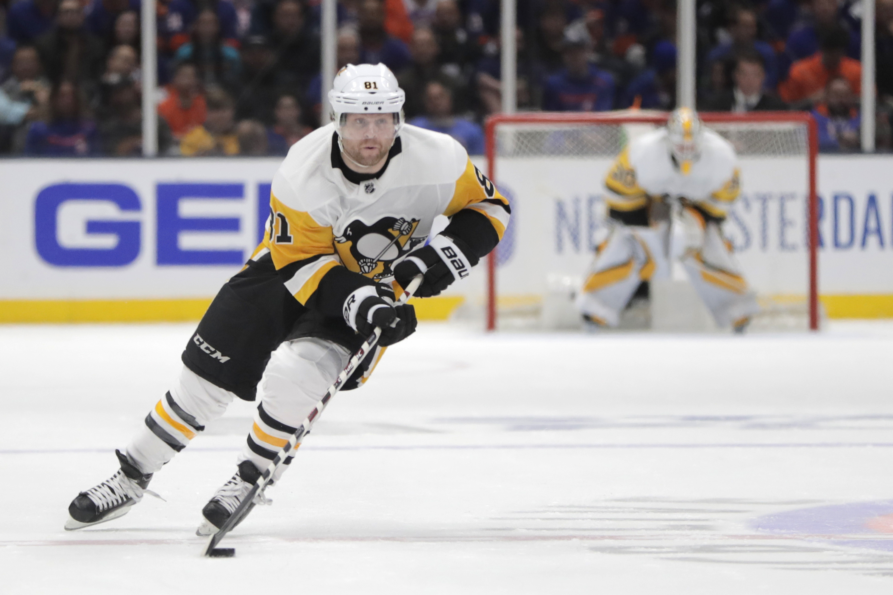 Penguins Islanders Hockey Phil Kessel AP Photo