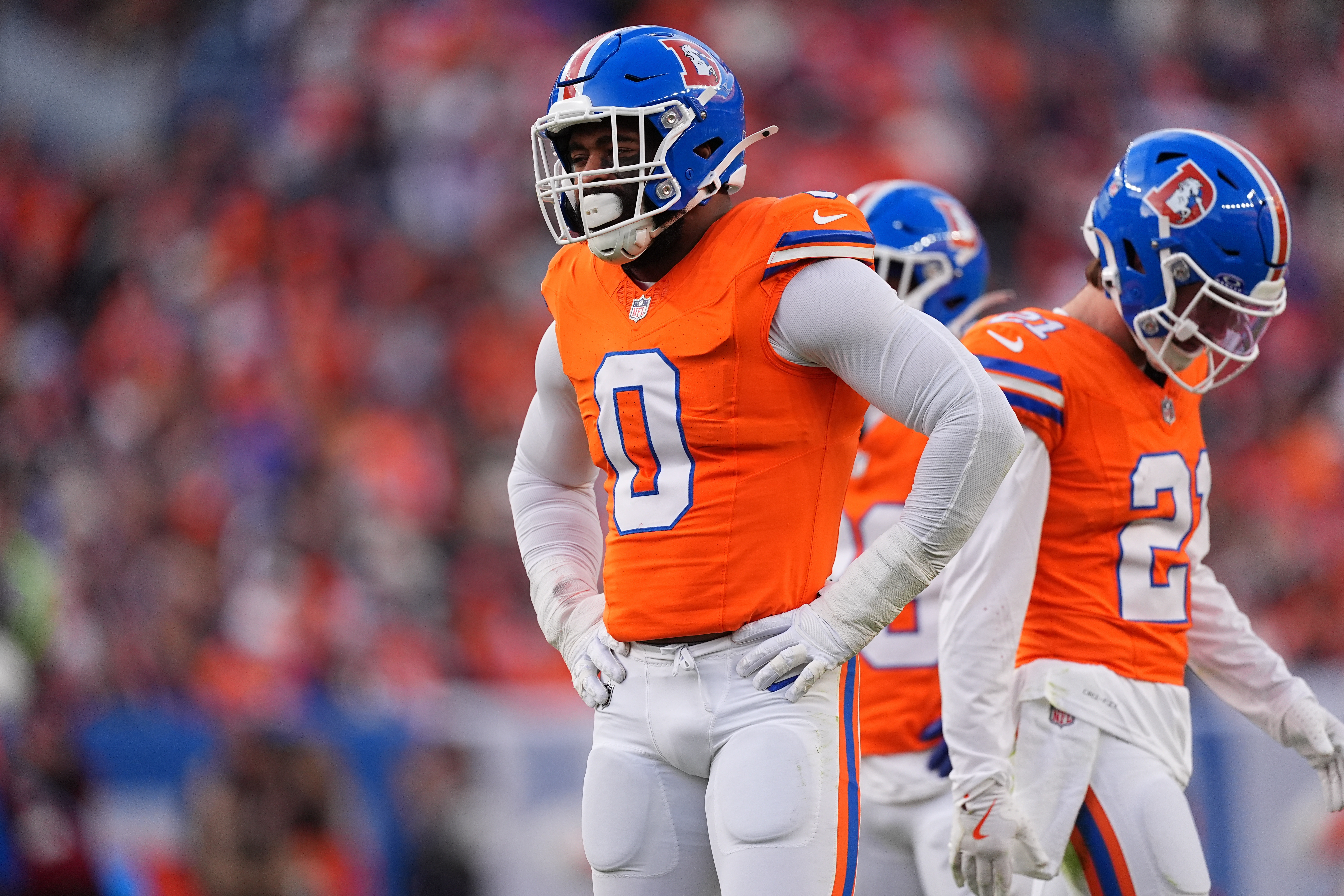 Broncos' outside linebacker Jonathon Cooper arrested on domestic violence, criminal mischief charges
