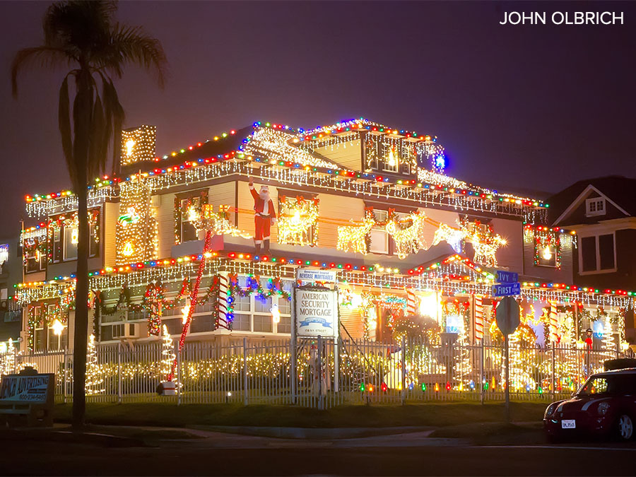 forward_house_bankers_hill_christmas_lights.jpg