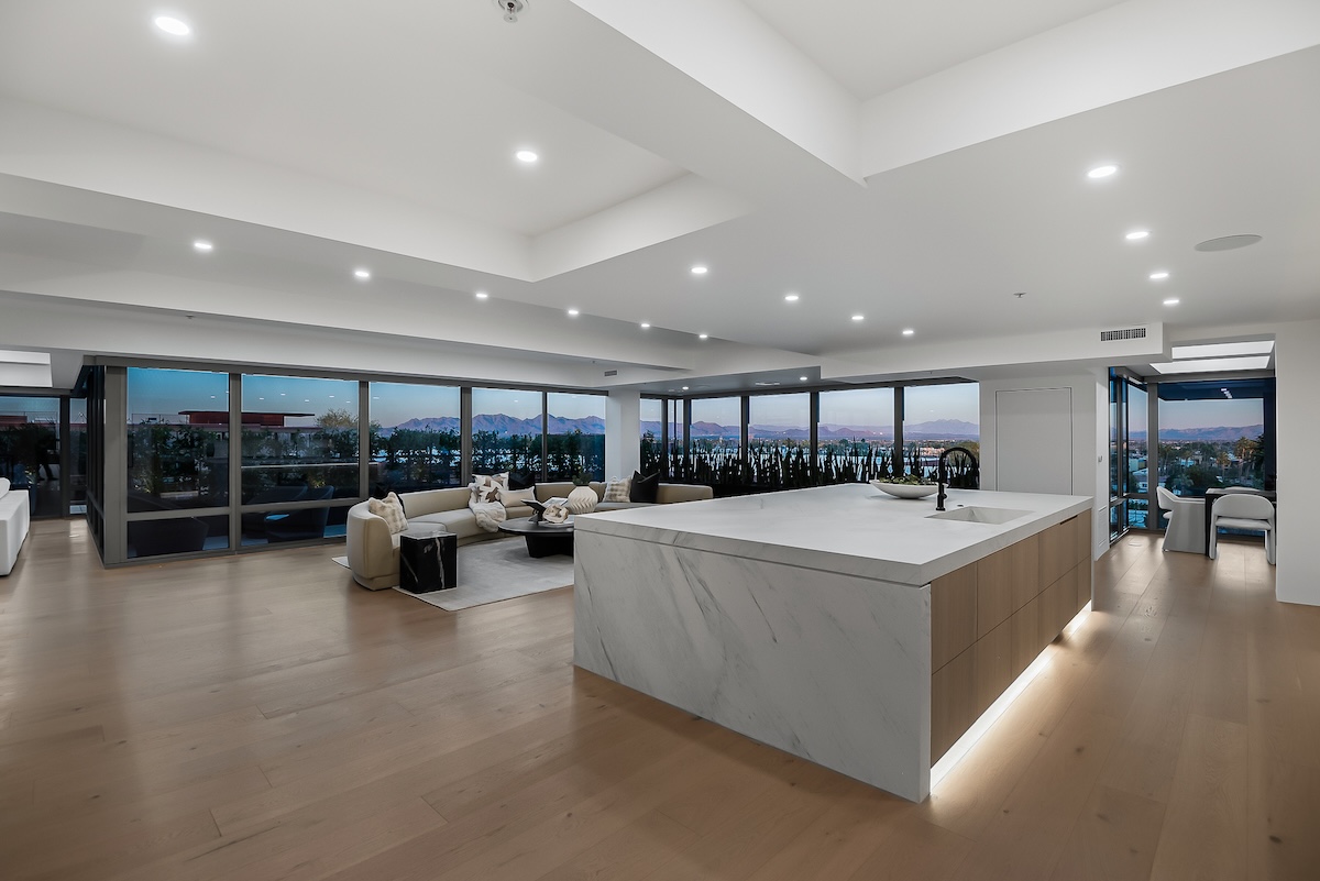 Huge condo in Old Town Scottsdale