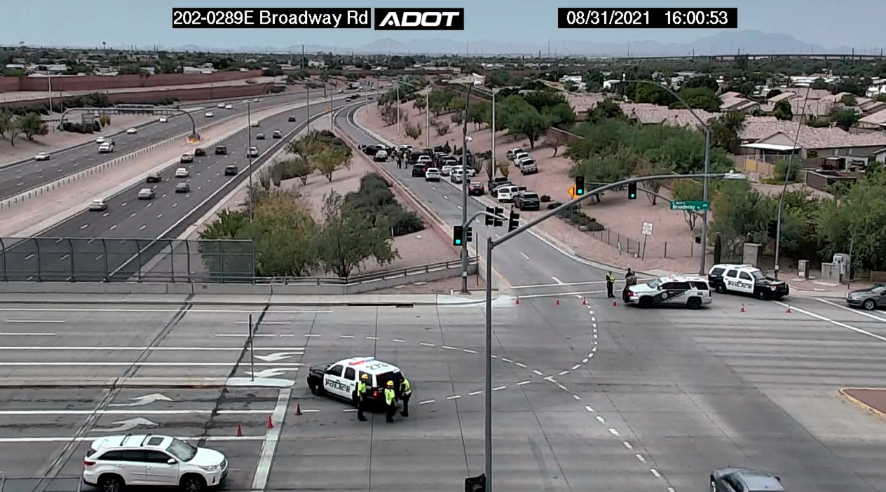 Robbery suspect found dead after attempted carjacking on Loop 202 ramp in Mesa