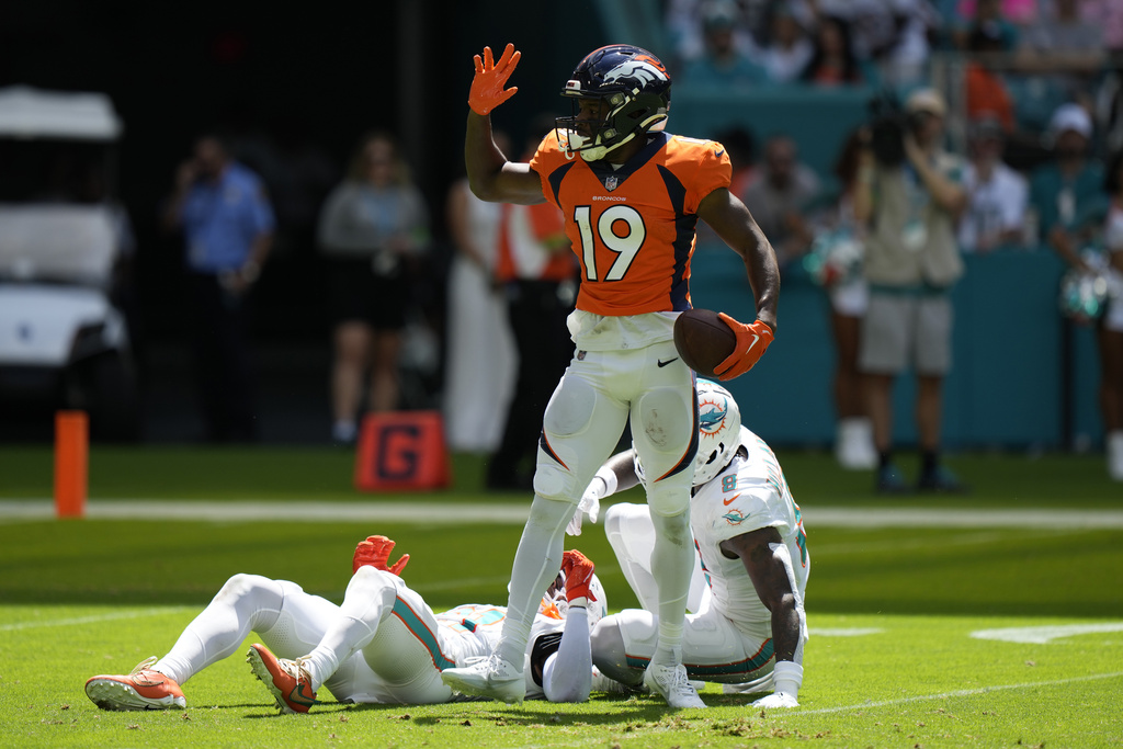 Broncos Dolphins Football
