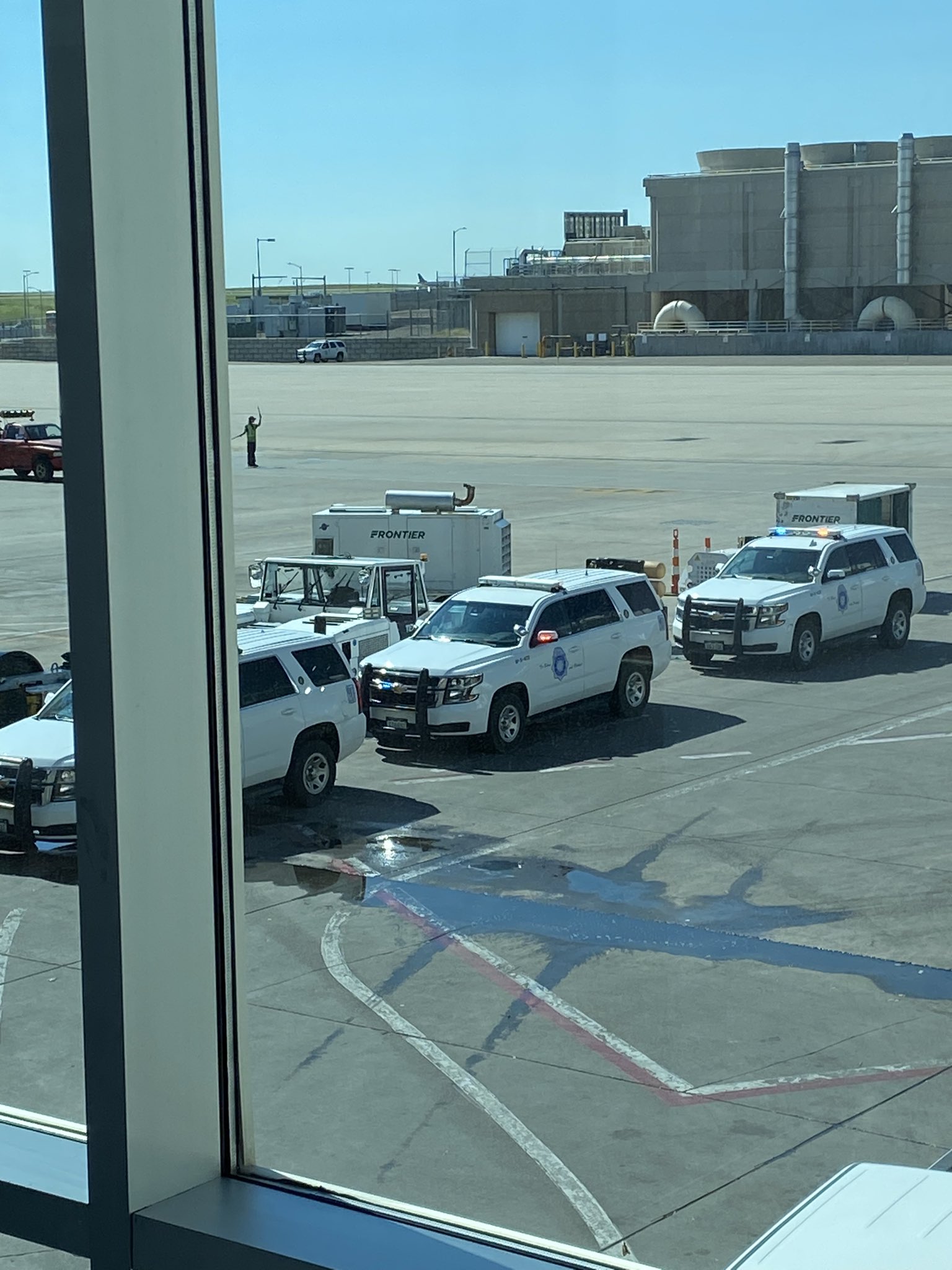 DPD prisoner flees at DIA