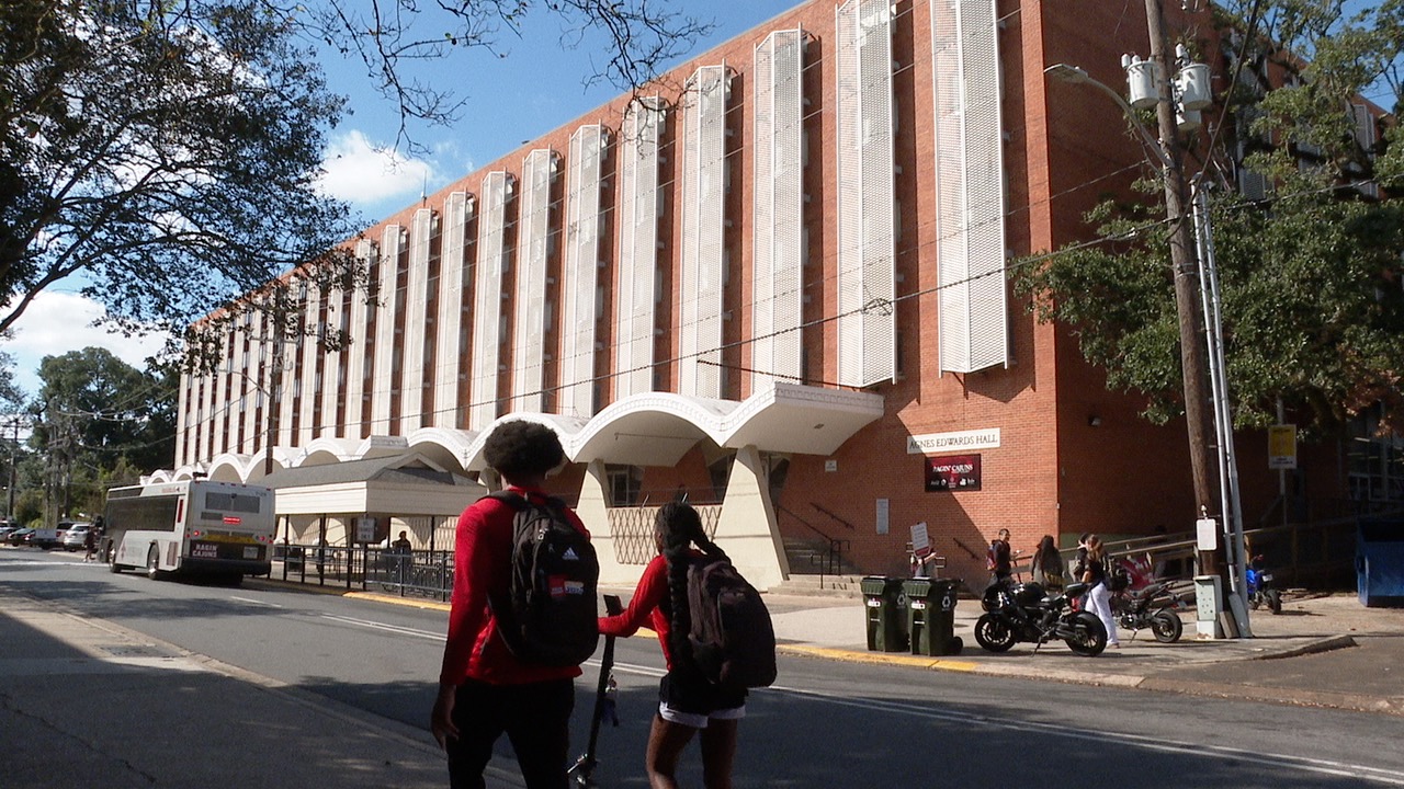 Agnes Edwards Hall at UL Lafayette