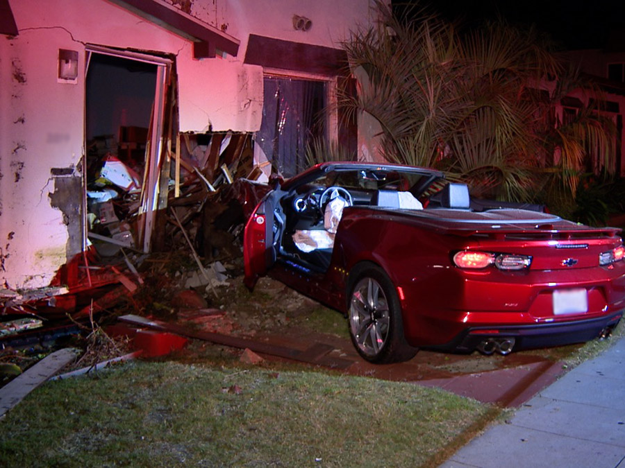 ocean_beach_ob_house_crash_101723.jpg