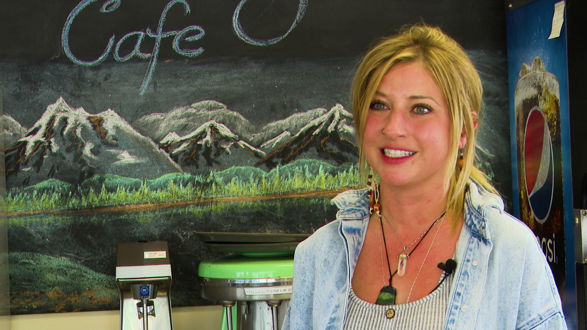 CASSANDRA THRONSON, GLACIER’S EDGE CAFÉ MANAGER