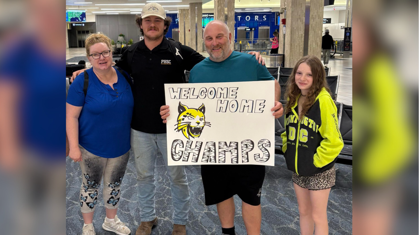 Pasco County students mourn passing of beloved teacher and coach