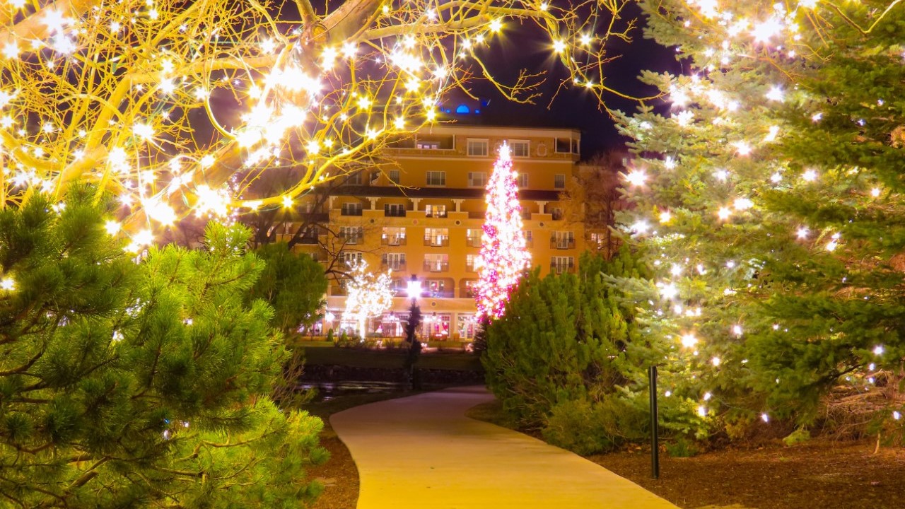 Broadmoor Christmas lights