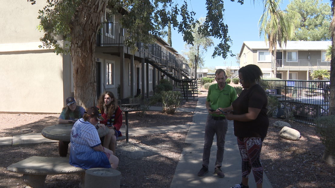 Residents voice safety and pest concerns at Sedona Springs apartments
