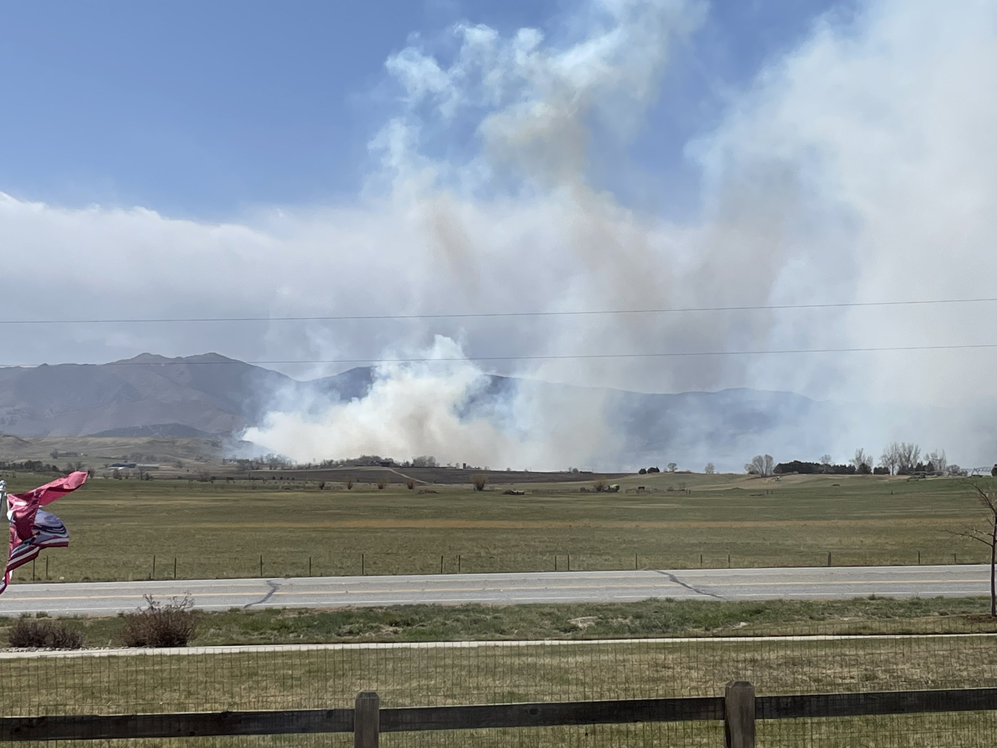 Boulder County fire April 20 2022_courtesy @hrubesky73