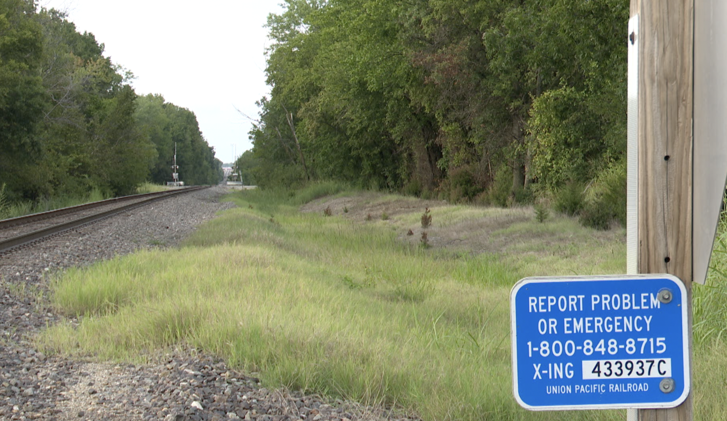 South Coffeyville railroad crossing.png