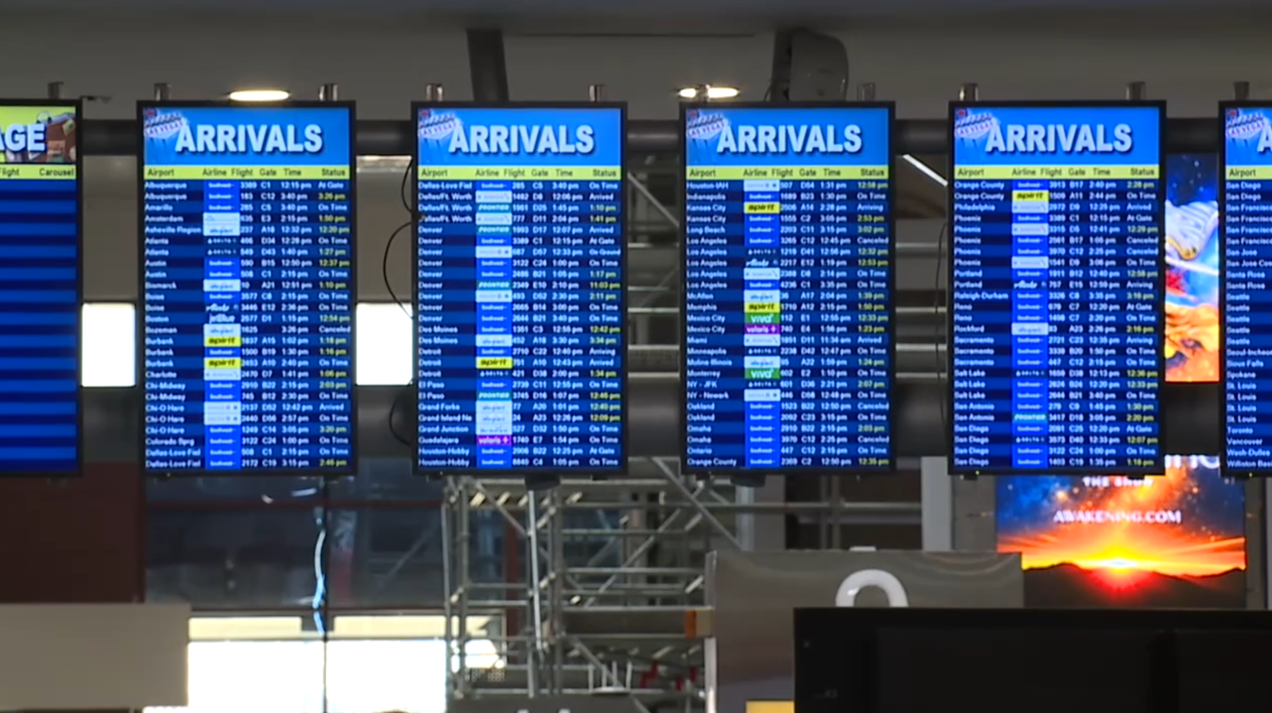 Harry Reid International Airport, arrivals and departures