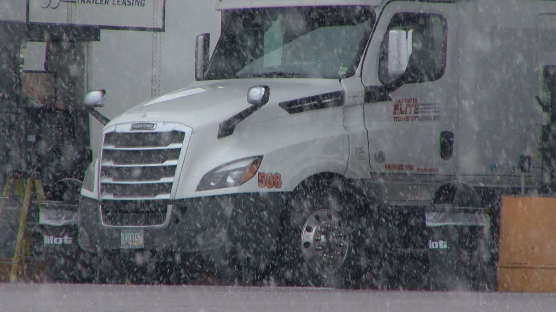 Semi truck drivers share safety tips for sharing snowy roads
