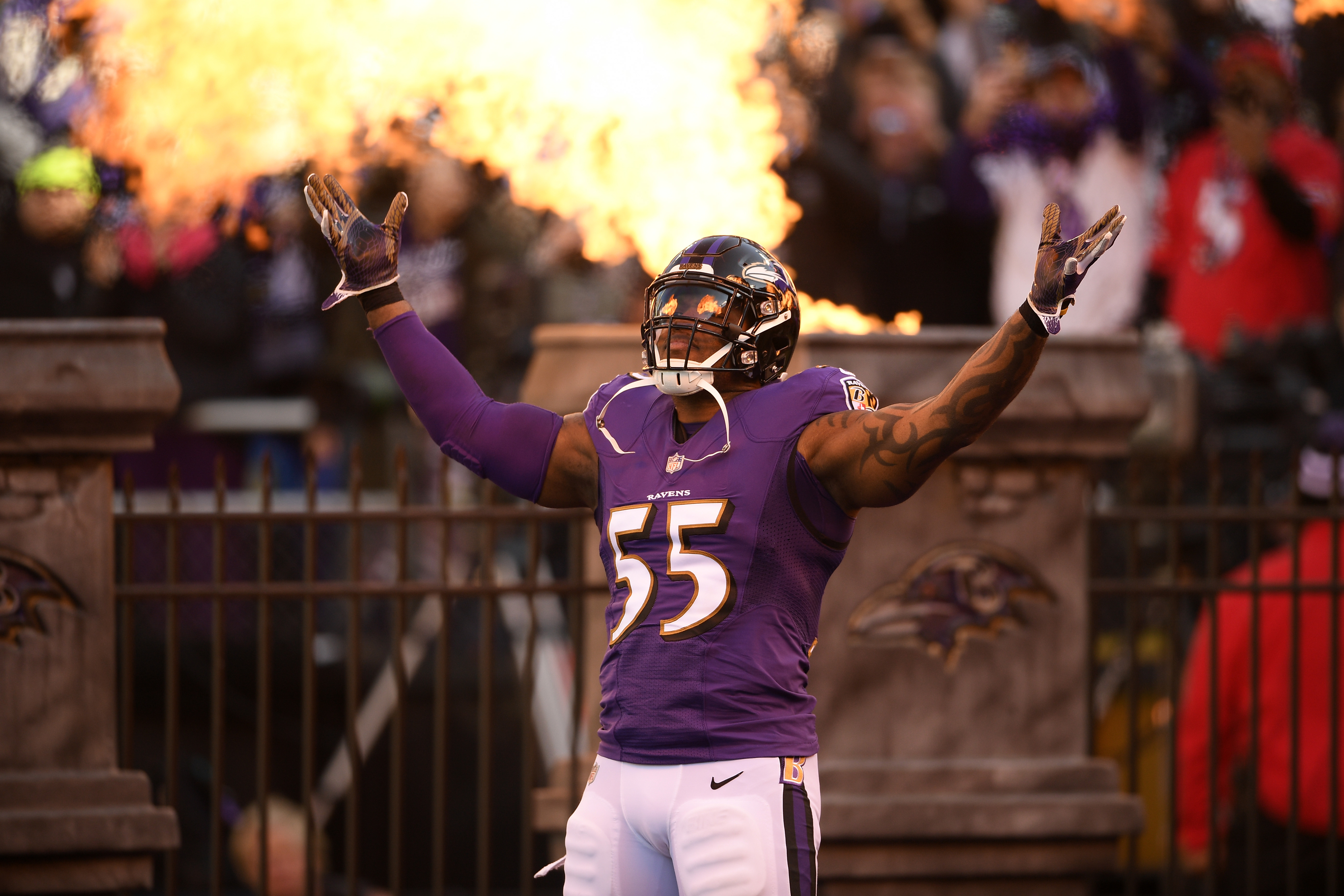 Chargers Ravens Football Terrell Suggs AP Photo