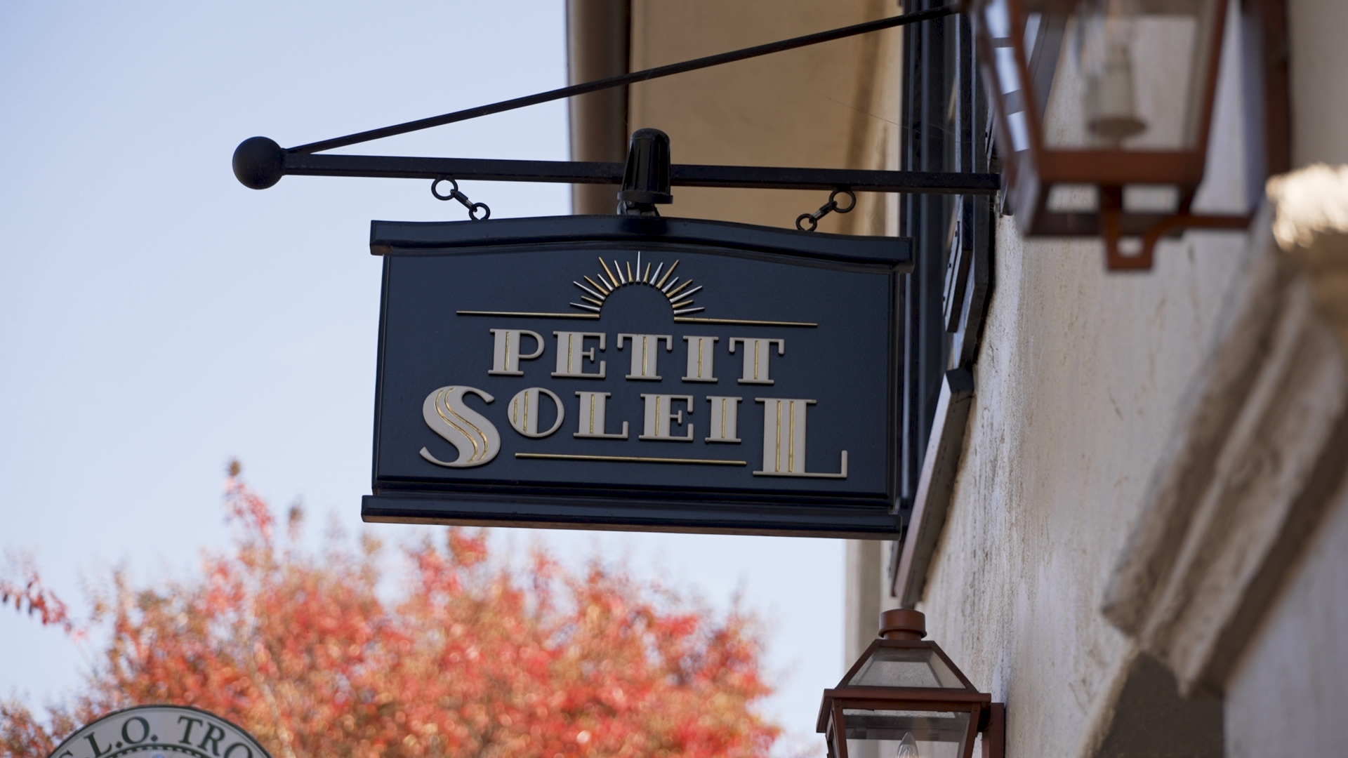 LA CONDESA OPENING VO.00_00_09_09.Still001.png