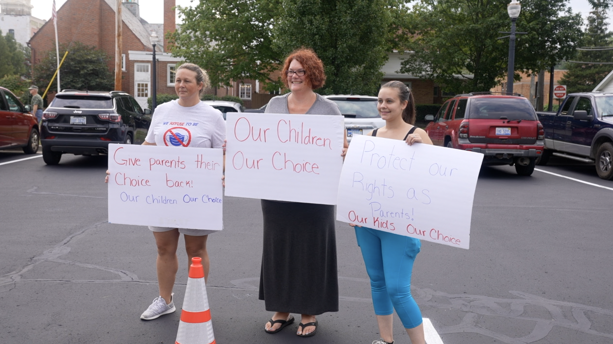 Mask requirement protest at Mason City Hall