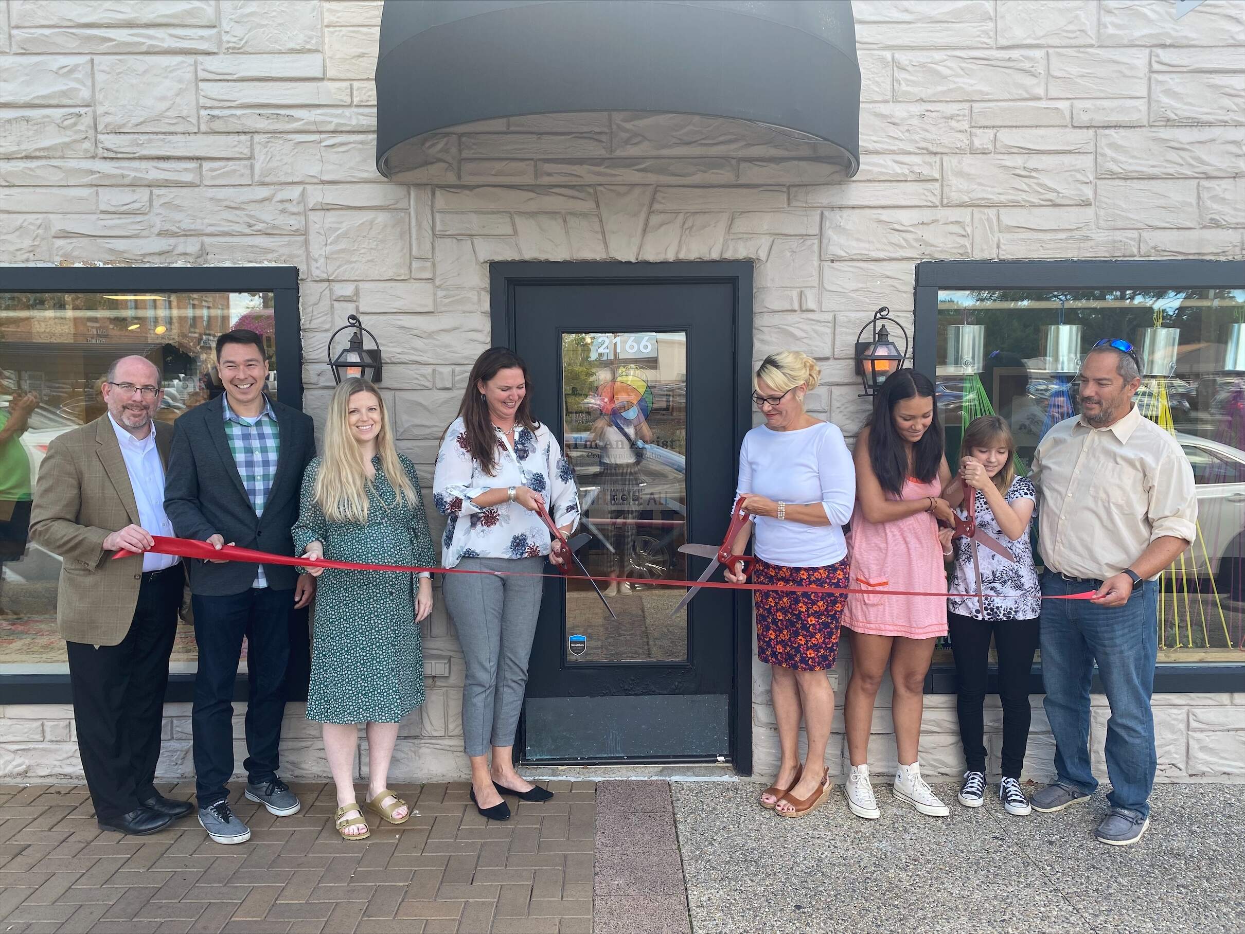 I'm An Artist ribbon cutting.jpg