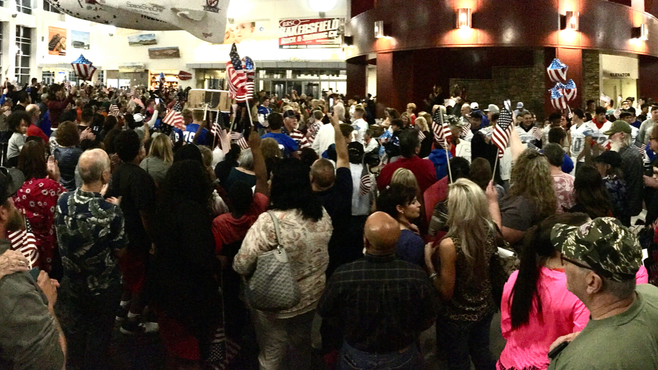 Honor Flight 41 Return Welcome