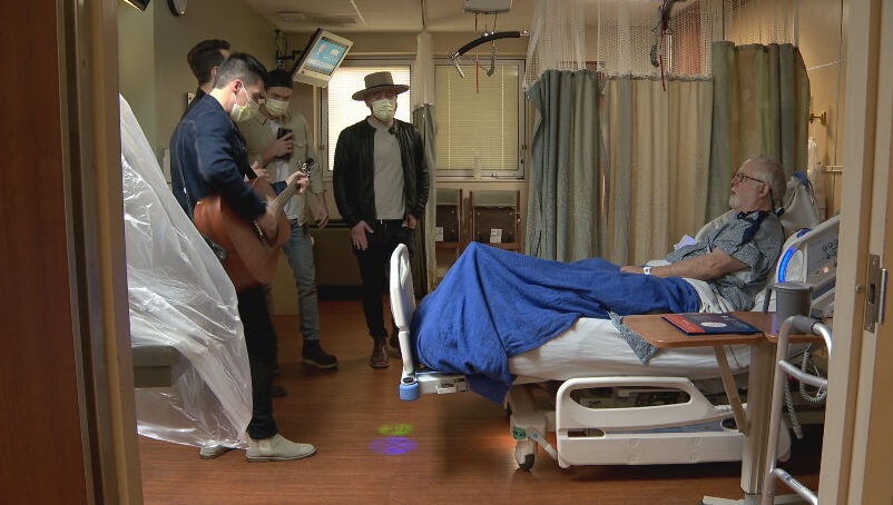Musicians On Call visits the Nashville VA