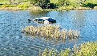 Man trapped in sinking vehicle on Port St. Lucie. .png