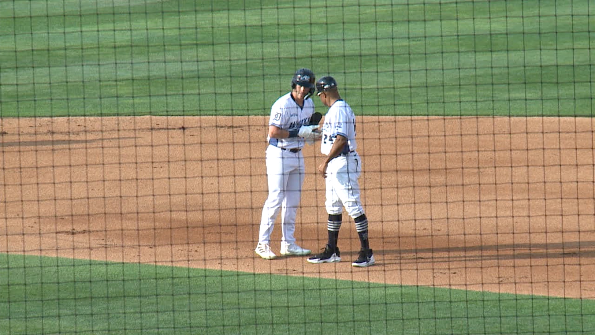 Brady Allen doubles home a run in the 1st inning