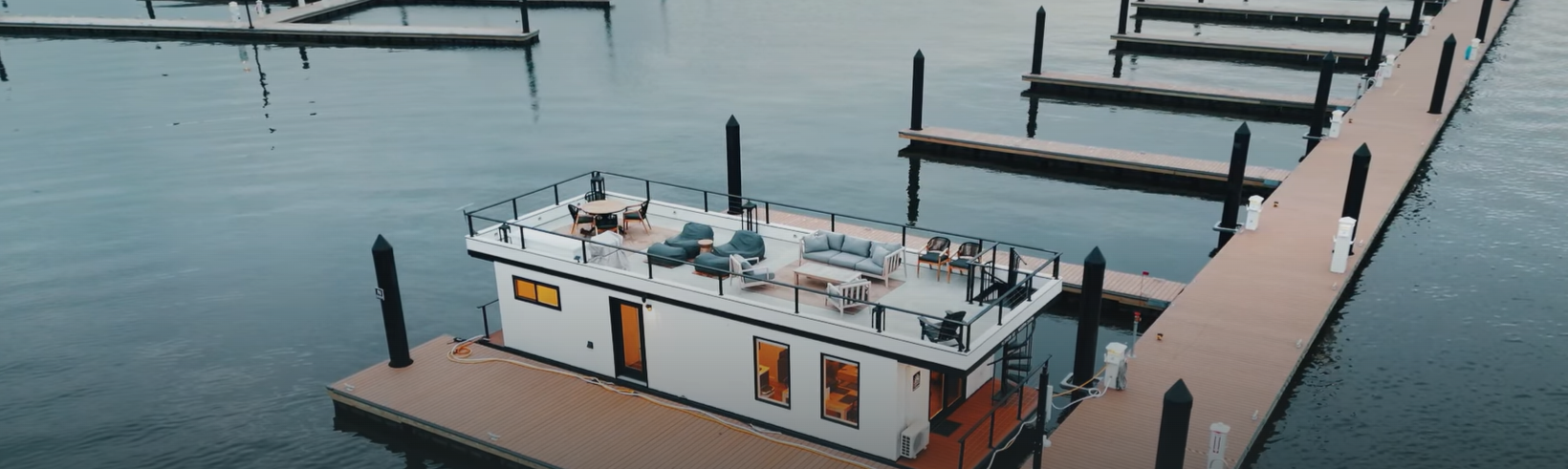 FLOHOM floating home