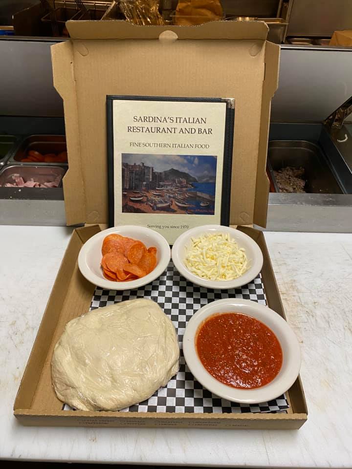 sardinas italian restaurant bar .jpg