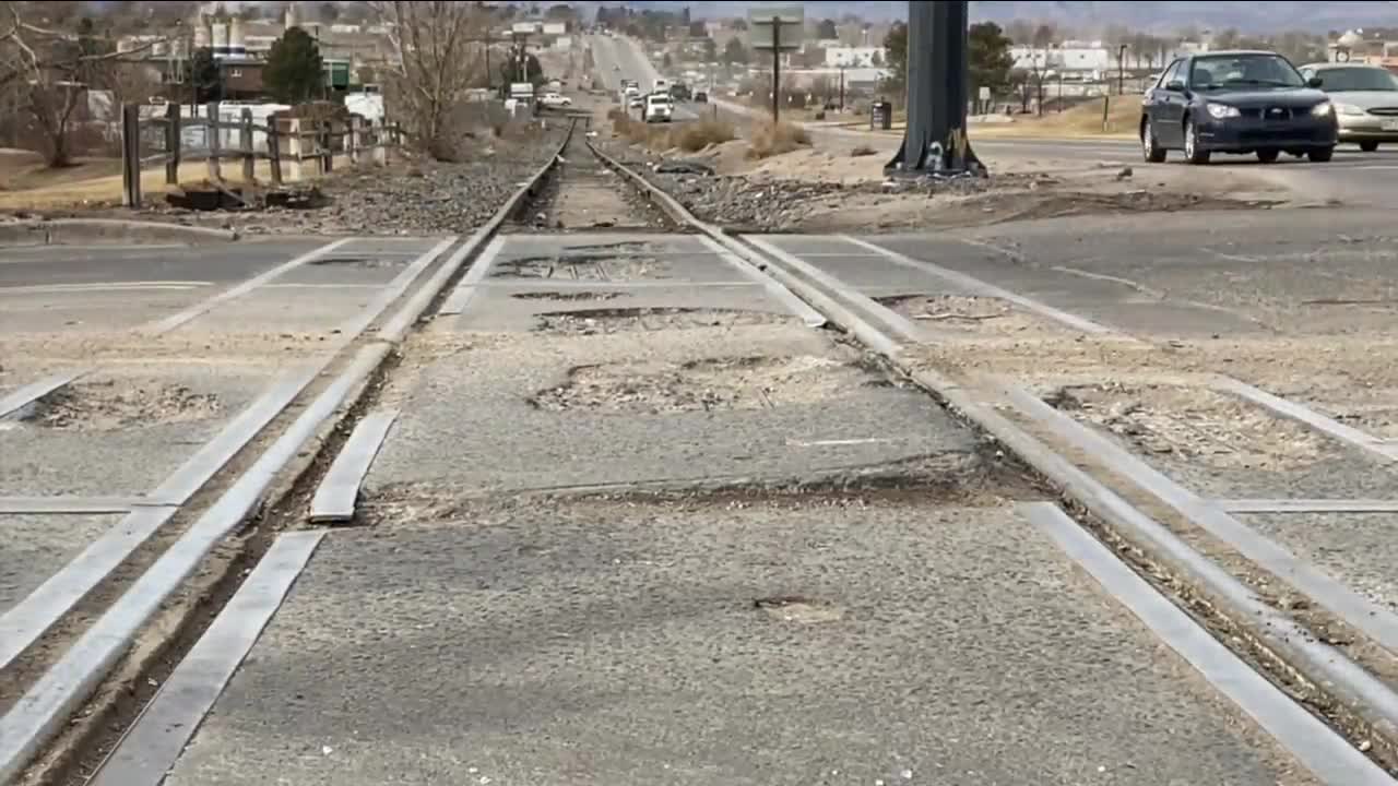 Railroad crossing at Oxford and S. Natches Court