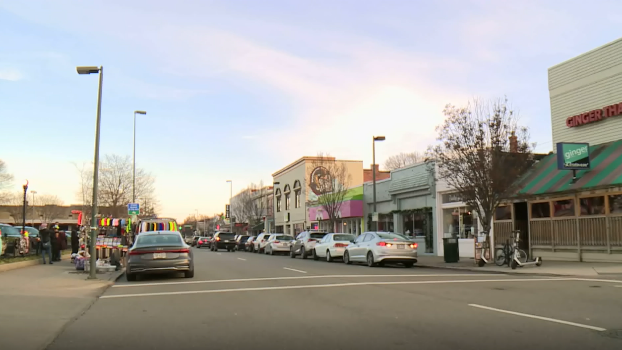 Carytown Christmas Shopping 01.png