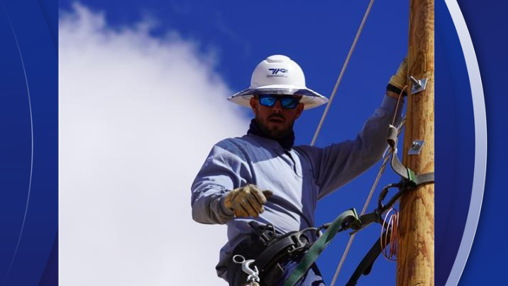 Florida lineman bringing electricity to Navajo Nation in New Mexico and Arizona