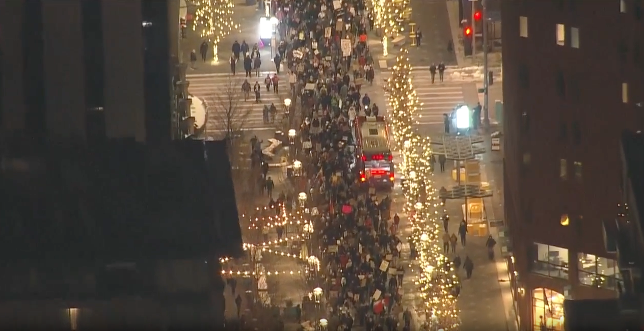 Hundreds in Denver protest ICE remember Renee Good after her death at the hands of a federal agent.png