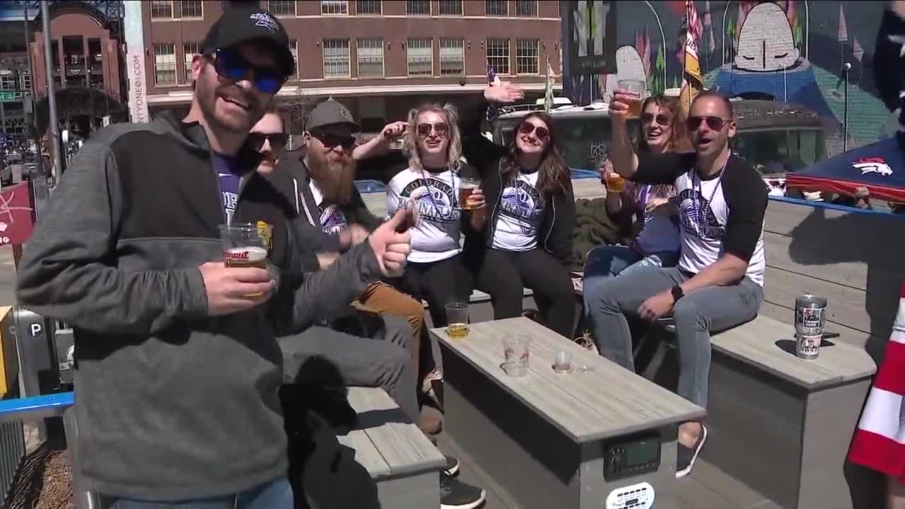 rockies fans.jpg