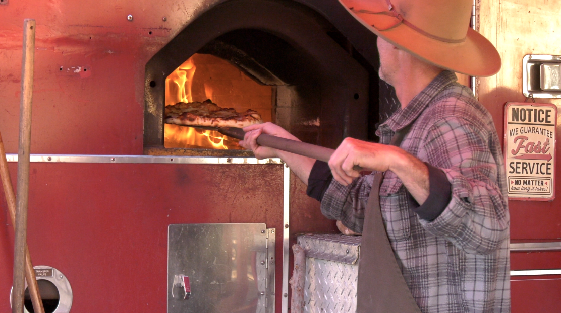 Converted fire engine bakes up wood-fired pizza in Butte - Vimarsana News