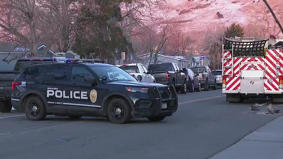 Boulder police barricaded, armed person_march 28 2023
