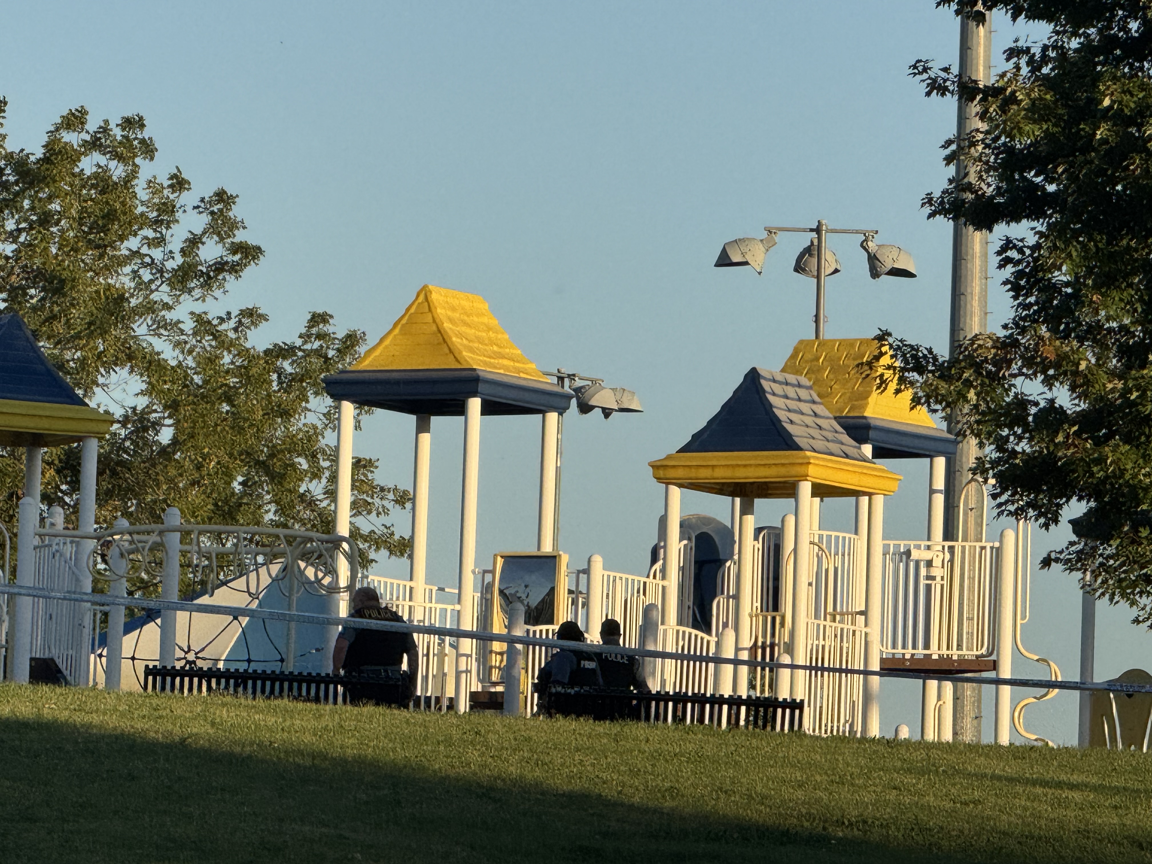 1 person with life-threatening injuries after shooting at south Kansas City, Missouri, water park