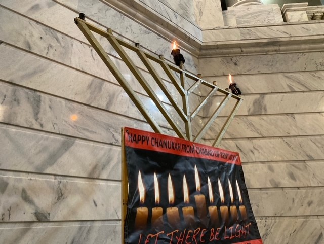 menorah2.jpg