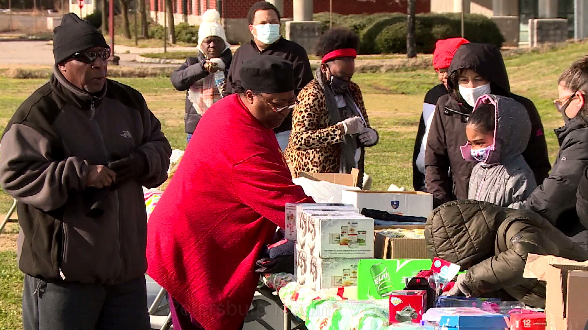 Petersburg feeding.jpg