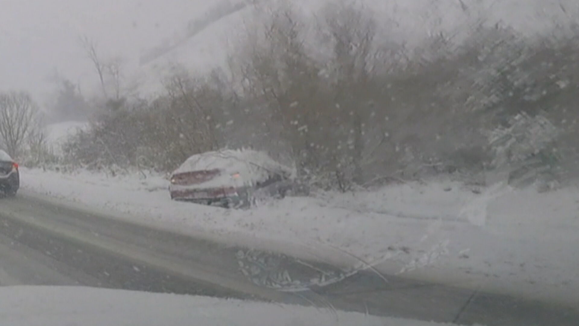 People forced to abandon their cars after Nashville snow