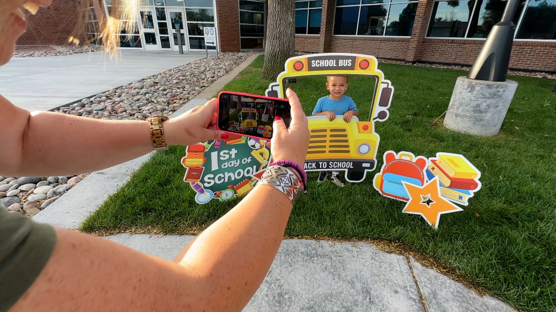 Mesa Elementary School Welcomes Students Back  