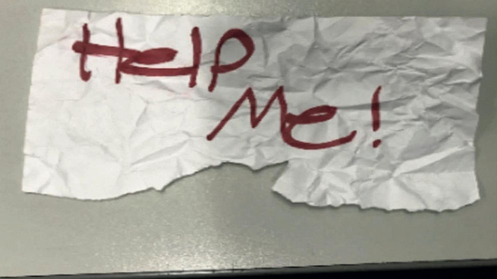 "Help Me!" sign used by a 13-year-old girl kidnapped in Texas