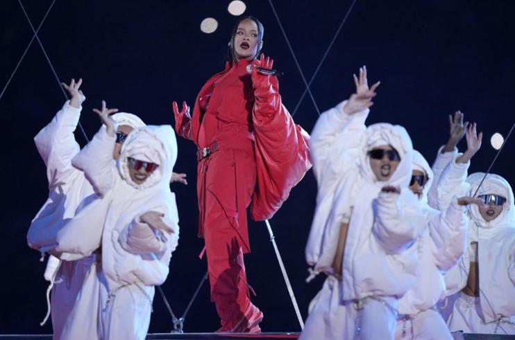 RIHANNA 1.PNG