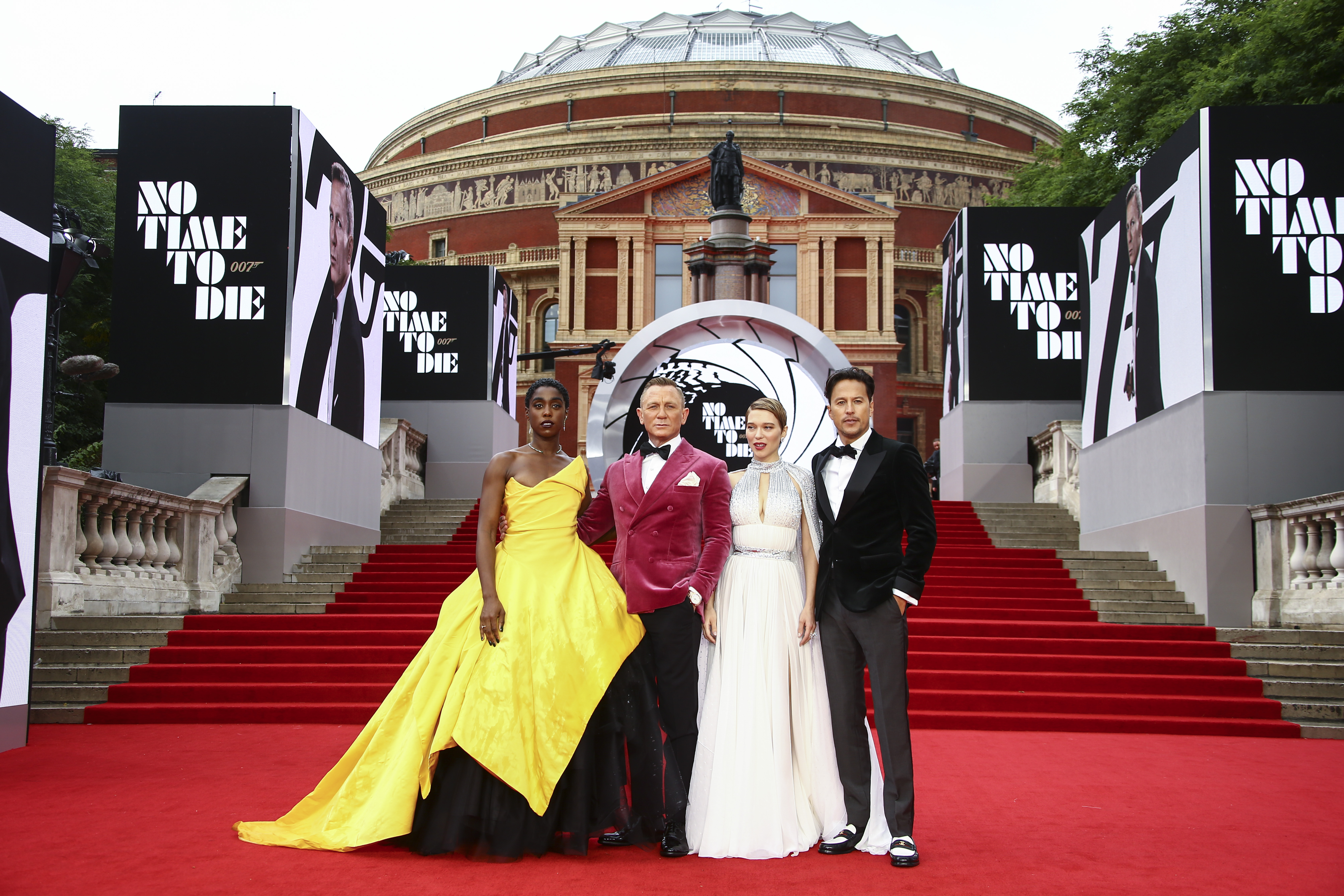 Lashana Lynch, Daniel Craig, Lea Seydoux and Cary Joji Fukunaga