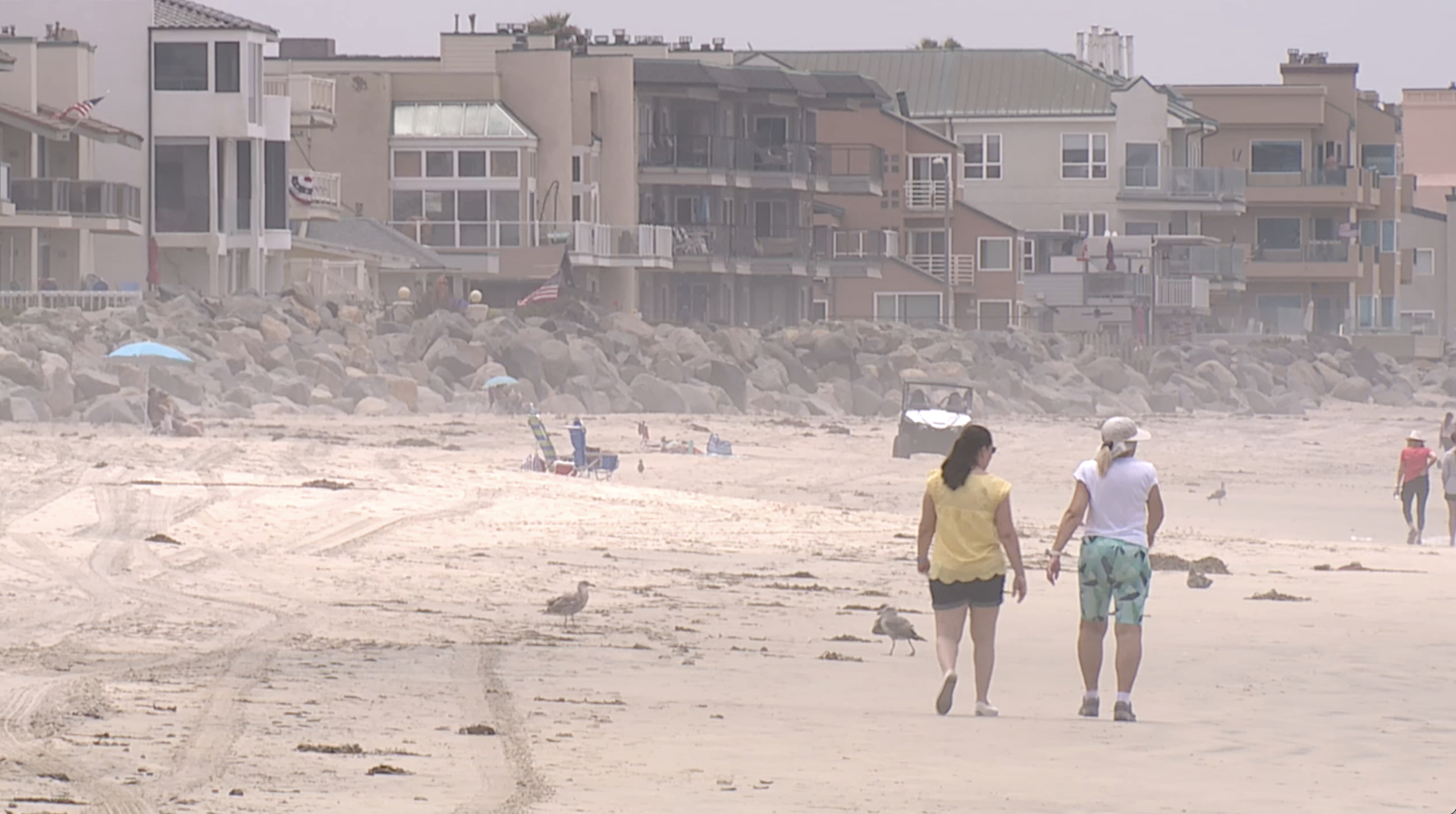 beach goers 2.jpg