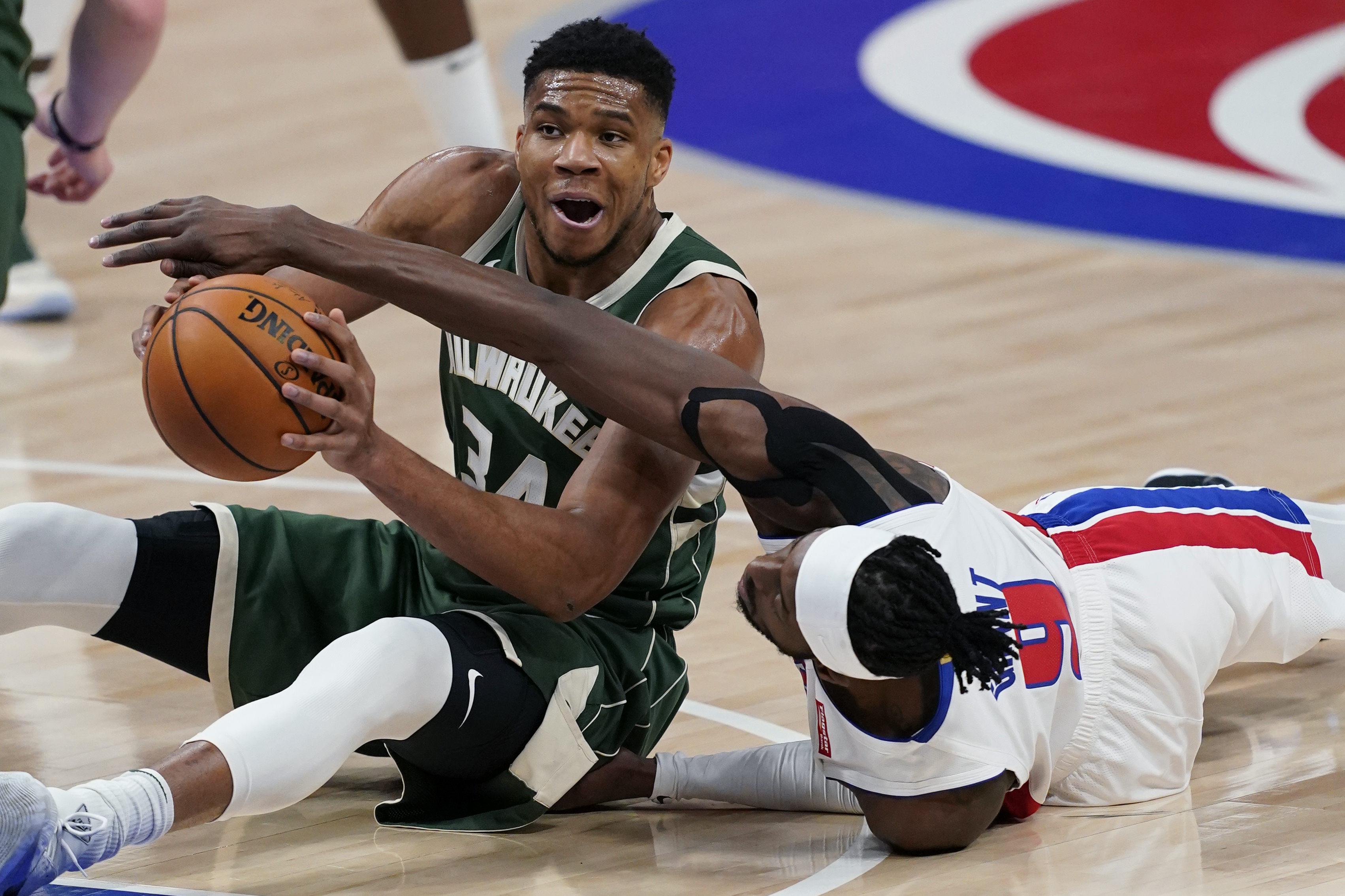Giannis Antetokounmpo, Jerami Grant